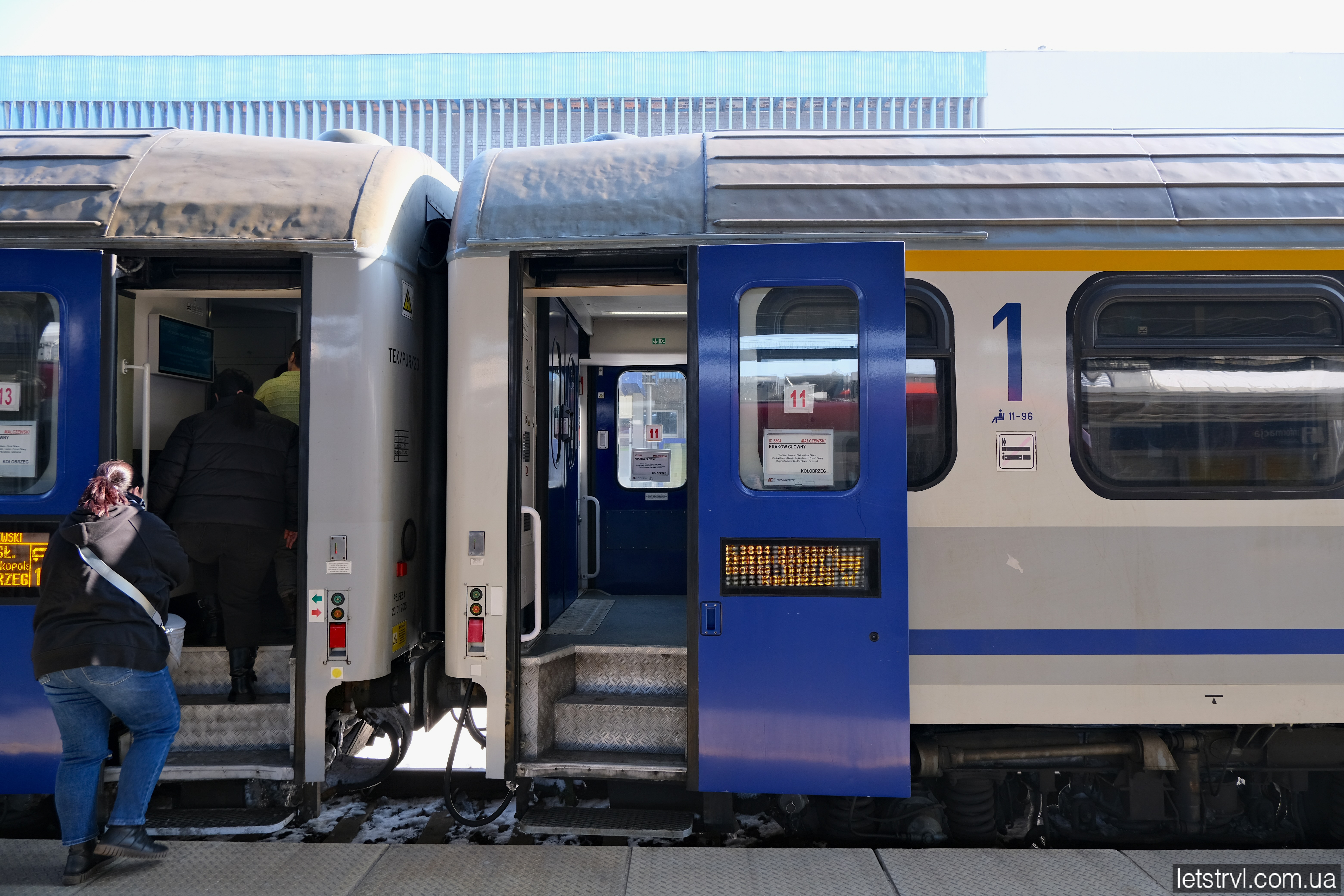 Потяги в Польщі