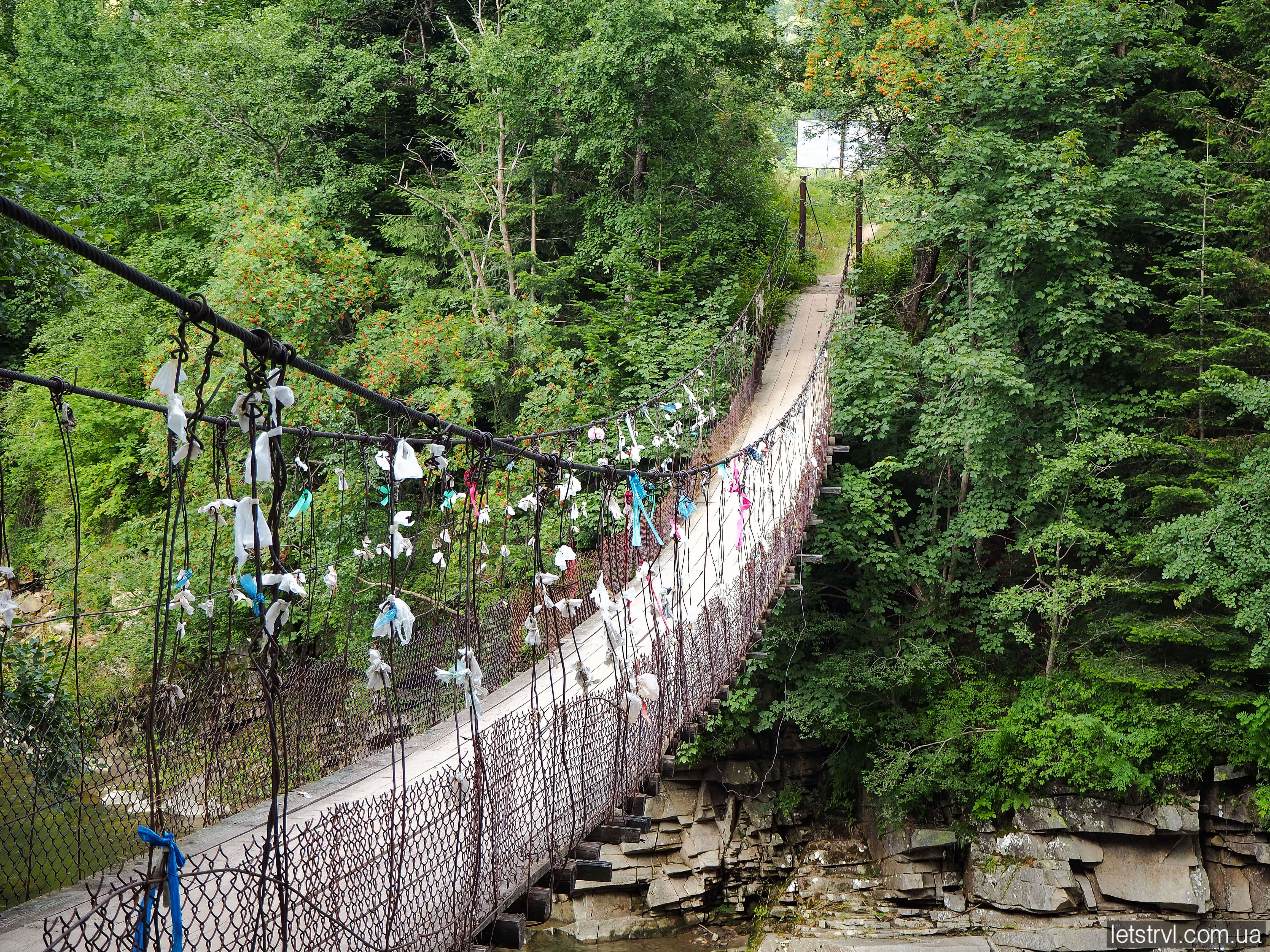 Підвісний міст через Прут Микуличин