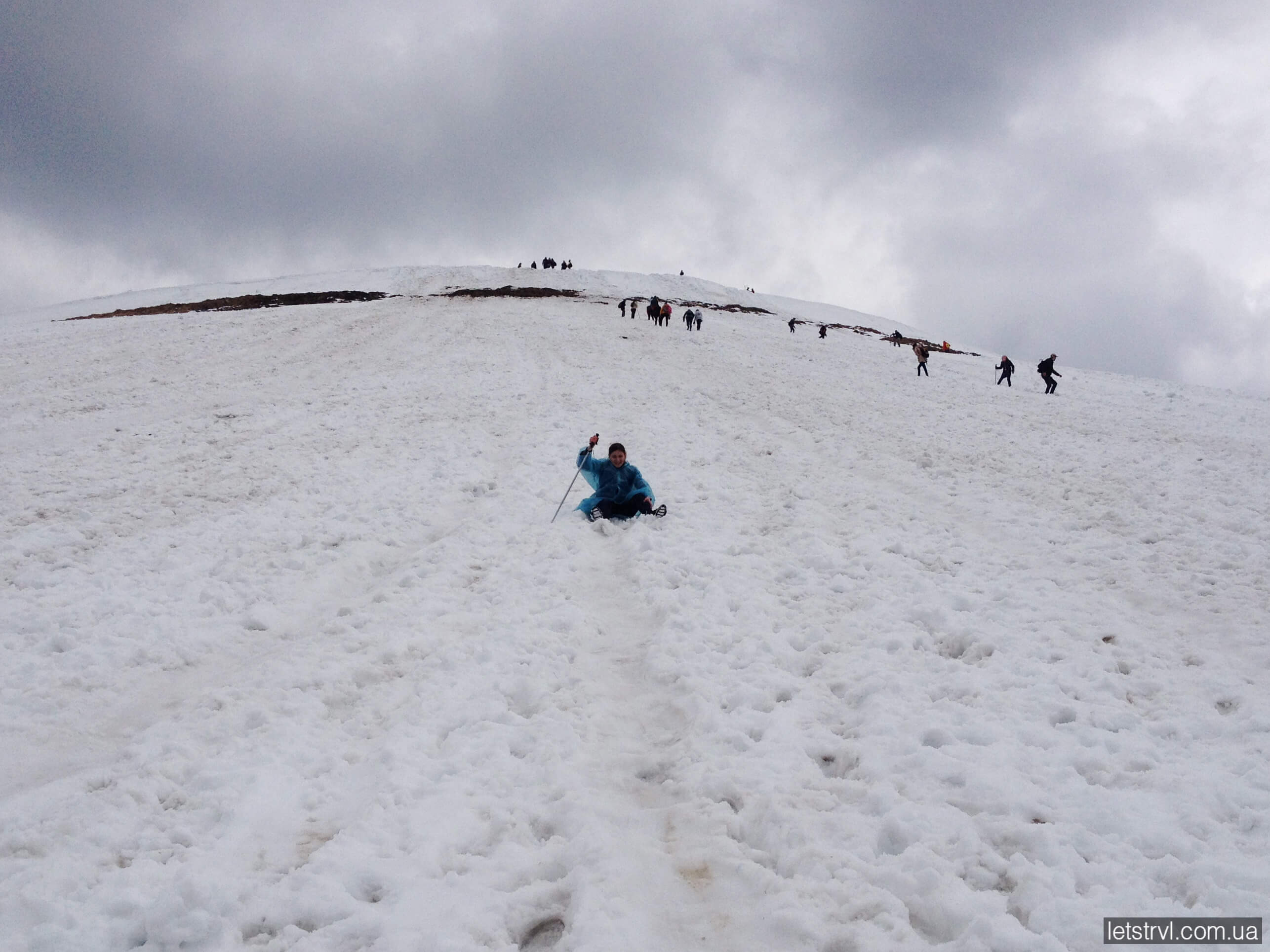 Сніг на Говерлі в травні