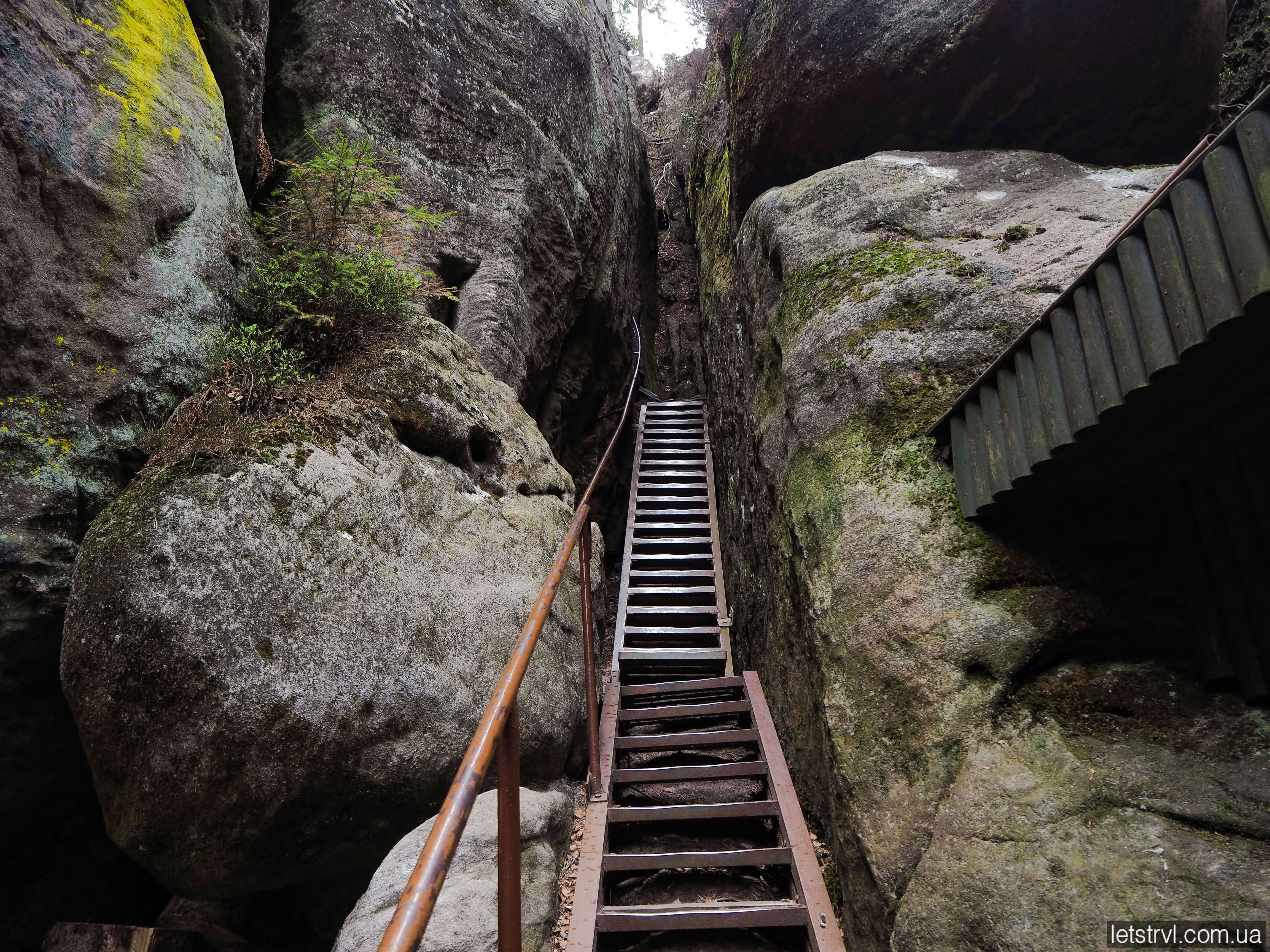 Сходи до озера Адршпах