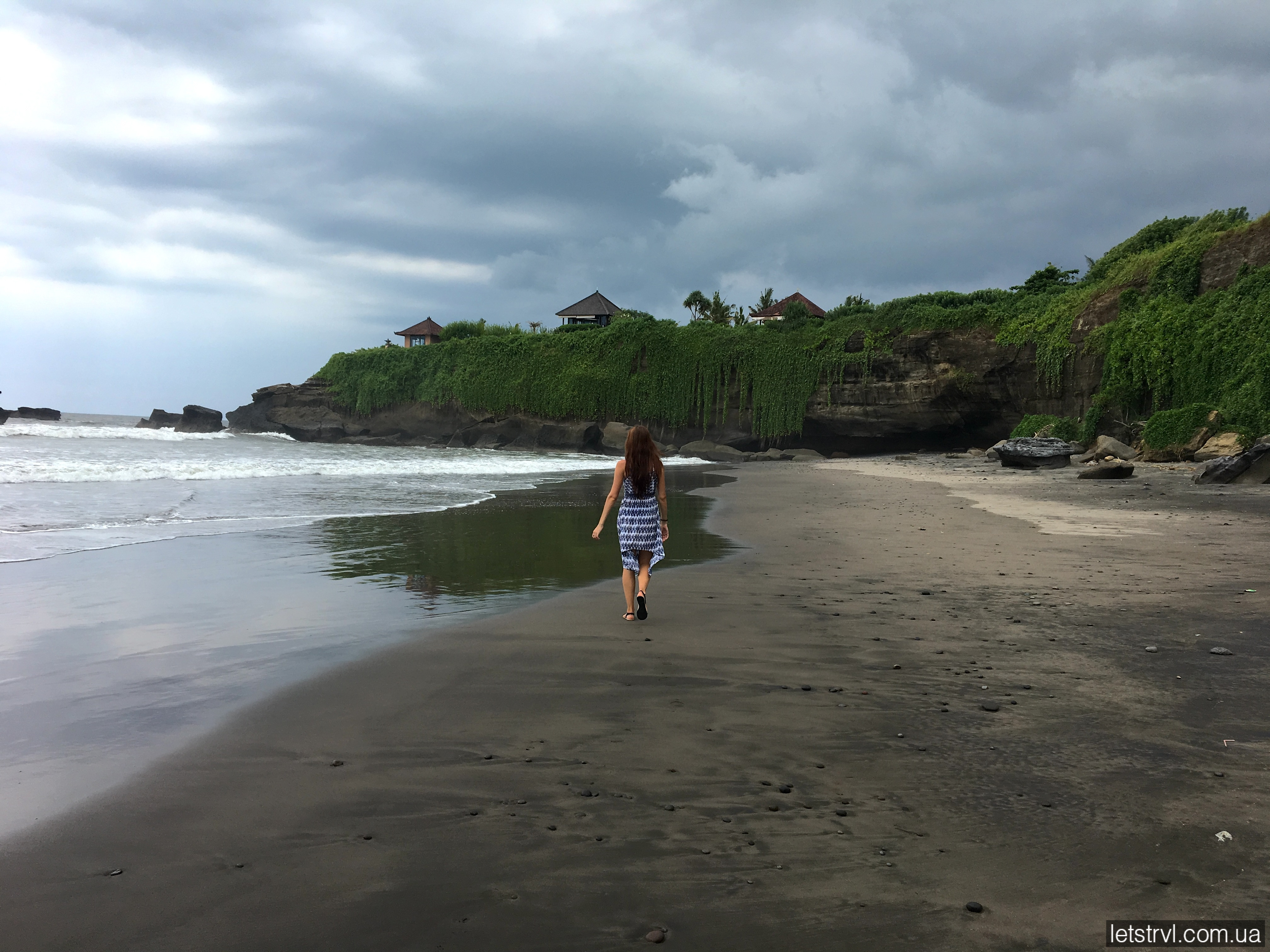 Чорний пляж Баліан на Балі
